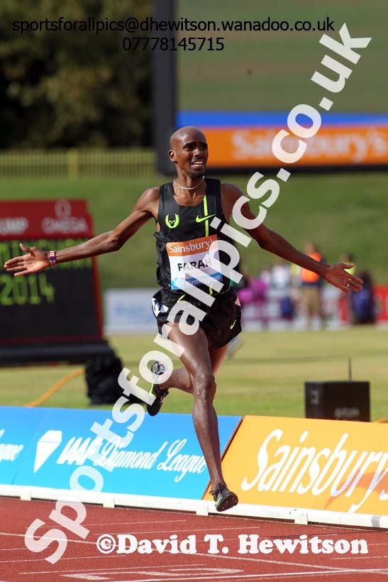 Mo Farah winning the mens 2 Miles with a British record at the Sainsbury's Birmingham Grand Prix. Photos: David T. Hewitson/Sports for All Pics
